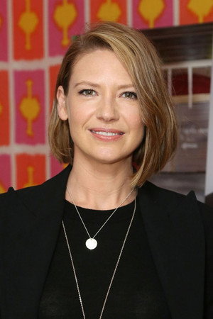 Anna Torv portrait