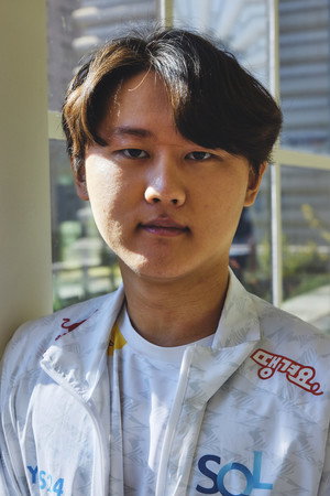 Hong Chang-hyeon portrait