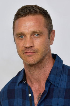 Devon Sawa portrait