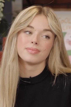 Emma Broyon portrait