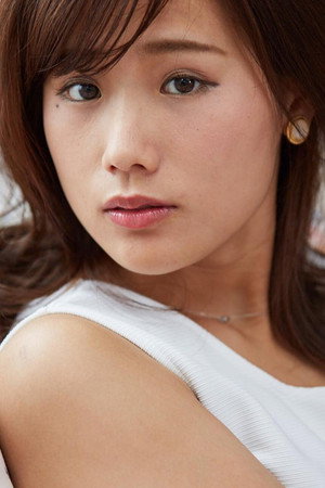 Yuzuki Akiyama portrait