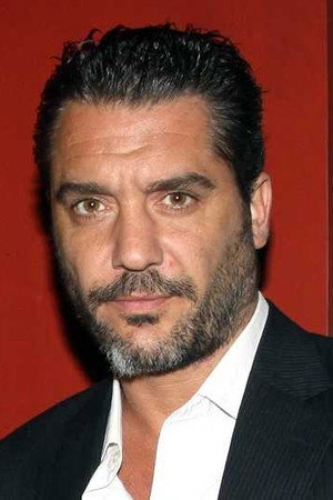 Maxi Ghione portrait