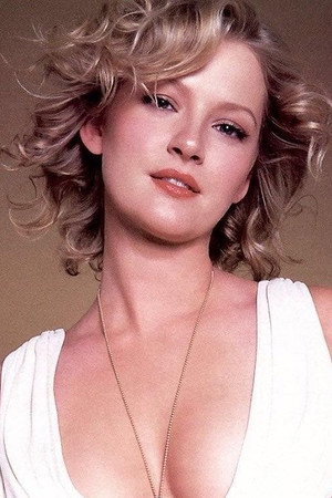 Gretchen Mol portrait