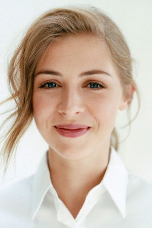 Hermione Corfield portrait