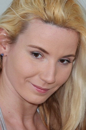 Shzanna East portrait