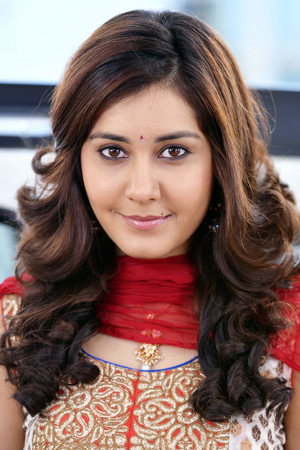 Raashii Khanna portrait