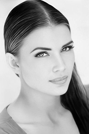 Alina Thompson portrait