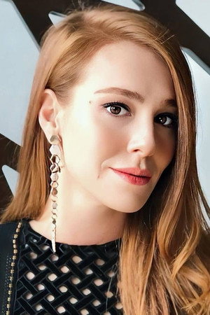 Elçin Sangu portrait