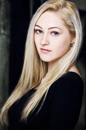 Olivia Scriven portrait
