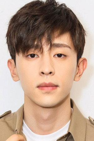 Deng Lun portrait