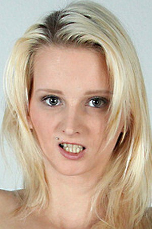 Mia Bitch portrait