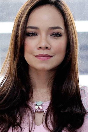 Nora Danish portrait
