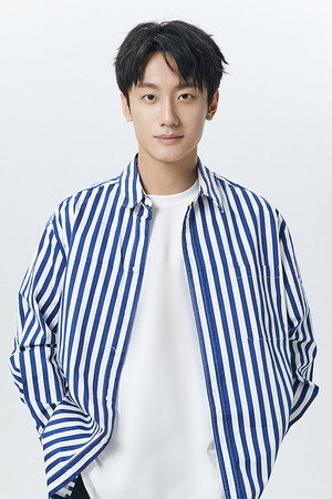 Yang Kaicheng portrait