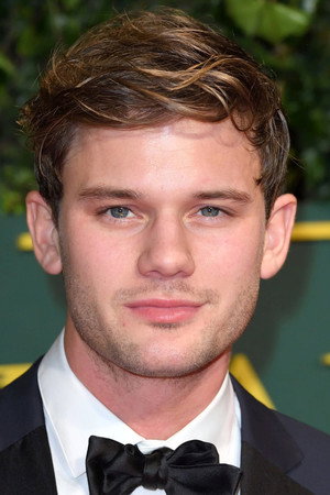Jeremy Irvine portrait