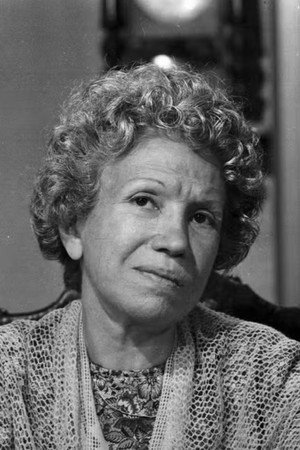 Ema D'Ávila portrait
