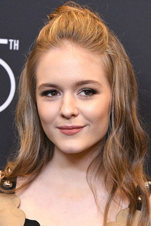 Izabela Vidovic portrait