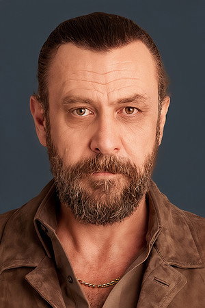 Nejat İşler portrait