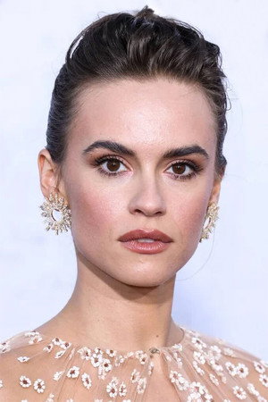 Ema Horvath portrait