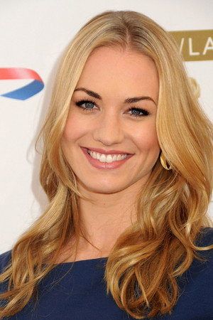 Yvonne Strahovski portrait