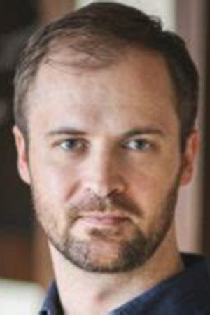 Elliot Travers portrait