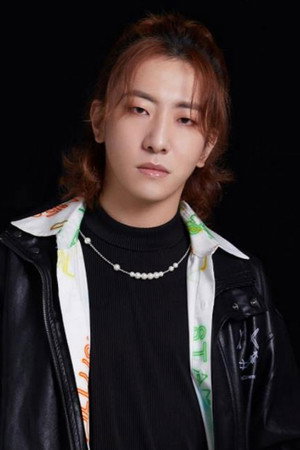 Hu Yajie portrait