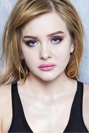 Sofia Kappel portrait