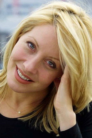 Linda Kozlowski portrait