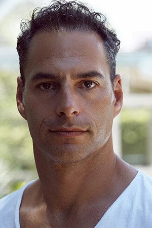Lucas Akoskin portrait