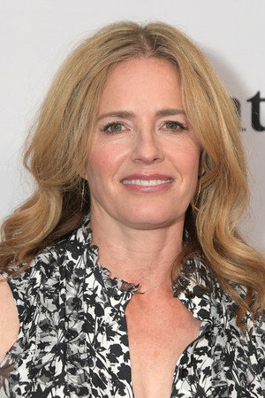 Elisabeth Shue portrait