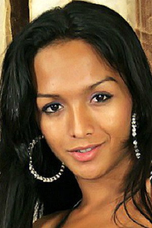 Michelly Cinturinha portrait