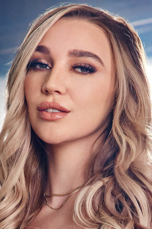 Kendra Sunderland portrait