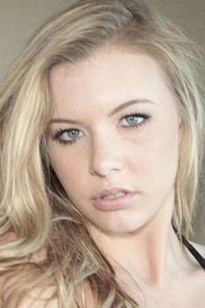 Lexi Davis portrait