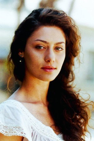 Maria Fernanda Cândido portrait