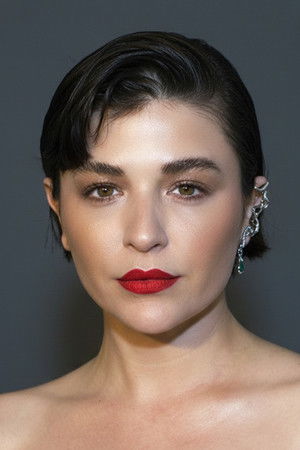 Gonca Vuslateri portrait