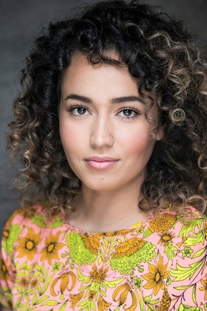 Luna Oliveira portrait