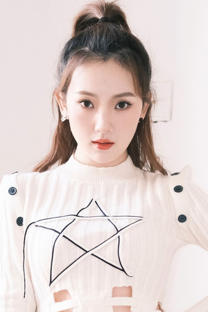 Sun Yining portrait
