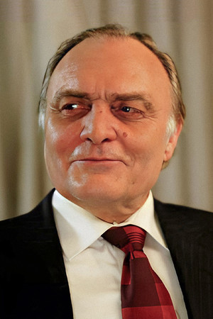 İstemi Betil portrait