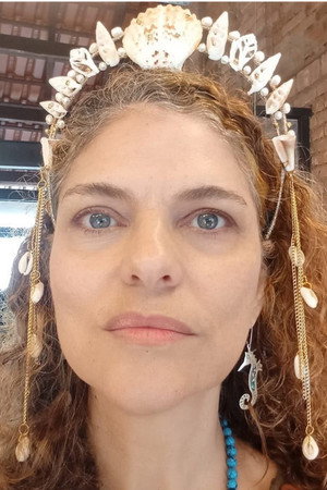 Elen Nas portrait