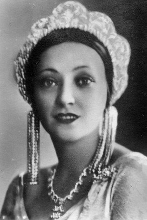 Anny Ahlers portrait