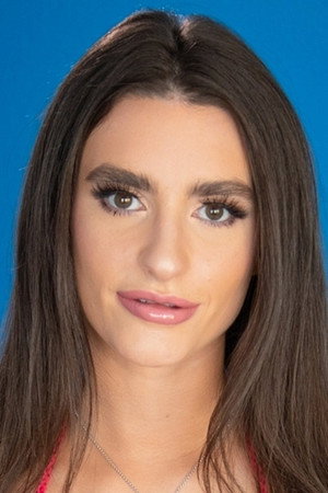 Mia Taylor portrait