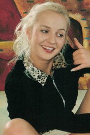 Laura Lamont portrait
