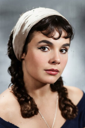 Muhterem Nur portrait