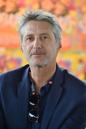 Antoine de Caunes portrait