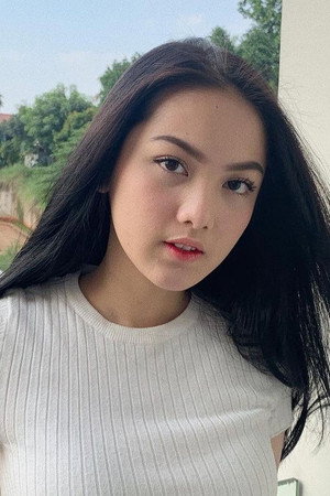 Aisyah Aqilah portrait