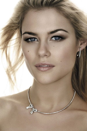 Rachael Taylor portrait