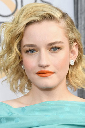 Julia Garner portrait