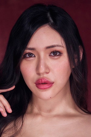 Aya Shiomi portrait