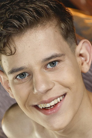 Sam Narcis portrait