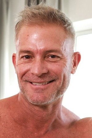 Greg Dixxon portrait