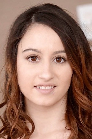 Kylie Rose portrait